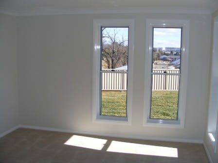 LARGE 4 BEDROOM HOME IN QUIET LOCATION! - Photo 1