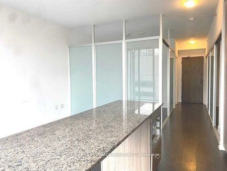 For Lease - 426 University Avenue Unit# 1007, Toronto, Ontario - Photo 3
