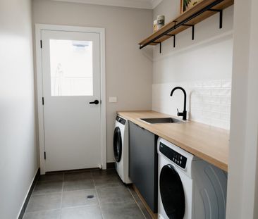 QUALITY FAMILY HOME! - Photo 6