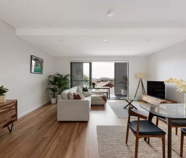 Refined apartment in central Earlwood village - Photo 1