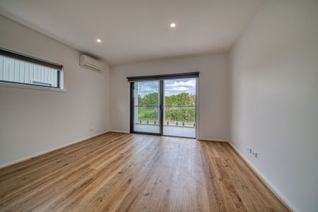 37 Travertine Loop, 3806, Berwick Vic - Photo 4