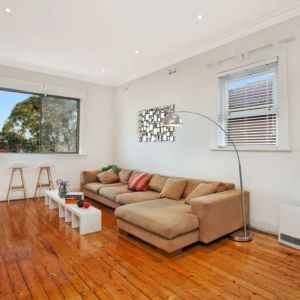 Well Proportioned Two Bedroom Apartment in Boutique Block of 6 - Photo 2