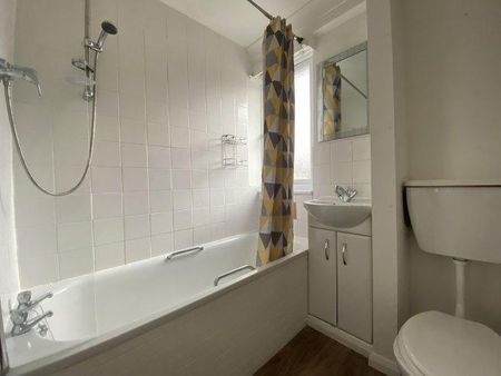 1 bedroom in a house share to rent - Photo 5