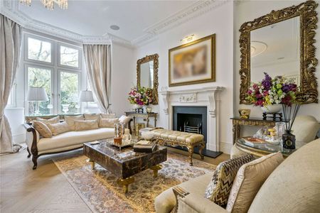 Fantastic 7 bedroom house located on a desirable street in Hyde Park. - Photo 5