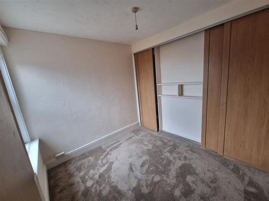 Cricklade Road, Swindon - Photo 1