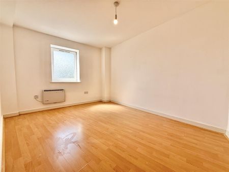 Waterloo Road, Stalybridge - Photo 2