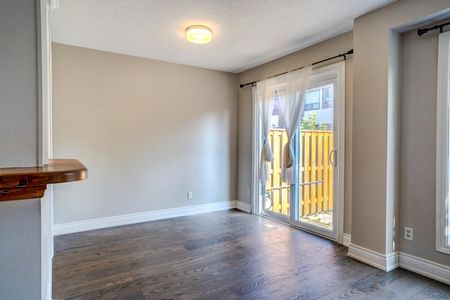 For Lease - 1039 Cedarglen Gate Unit# 28, Mississauga, Ontario - Photo 3