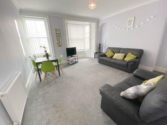 4 bedroom flat to rent - Photo 1