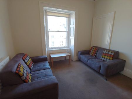 3 bedroom flat to rent - Photo 2