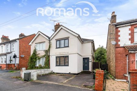 3 bedroom semi-detached house to rent - Photo 5