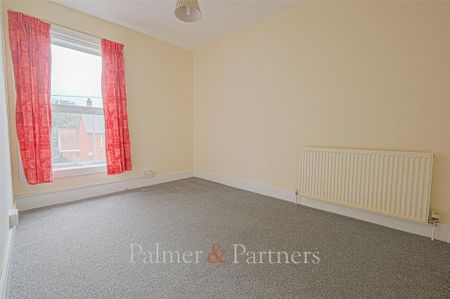 4 bedroom terraced house to rent - Photo 5