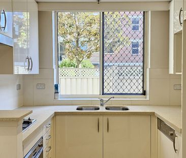 Terrace-like, Large with Courtyard; Relaxed Lifestyle in Garden Set... - Photo 3