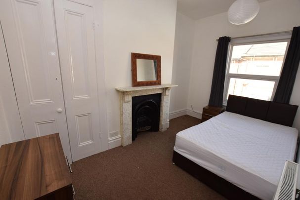 1 bedroom in a house share to rent - Photo 1