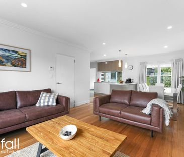 Fully Furnished Immaculate Home With Panoramic Views - Photo 2