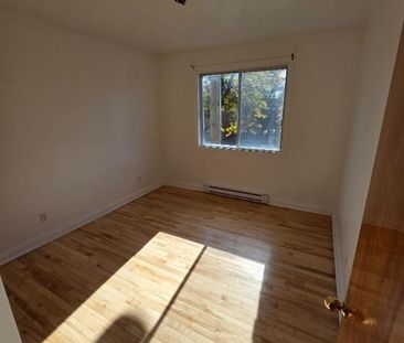 🏡✨ 3 ½ À LOUER – FRAÎCHEMENT RÉNOVÉ ! ✨🏡 - Photo 2