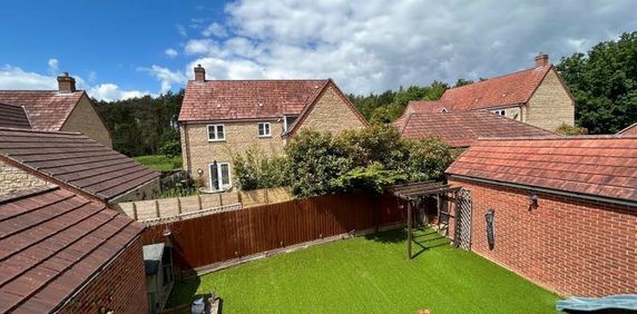 5 bedroom detached house to rent - Photo 2