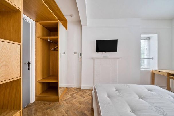 Studio to rent - Photo 1
