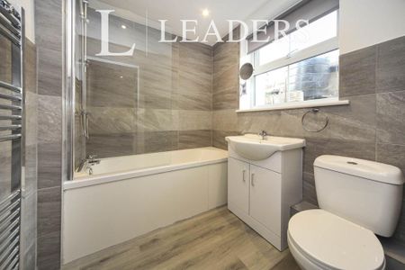 2 bedroom flat to rent - Photo 5