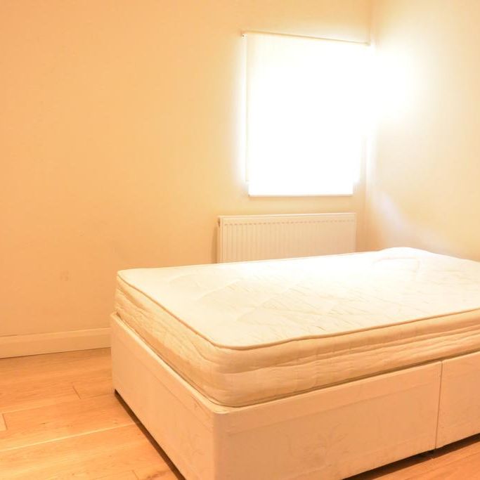 3 bedroom flat to rent - Photo 1