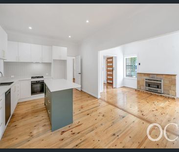 Open the door to coastal comfort & entertainer appeal - Photo 5