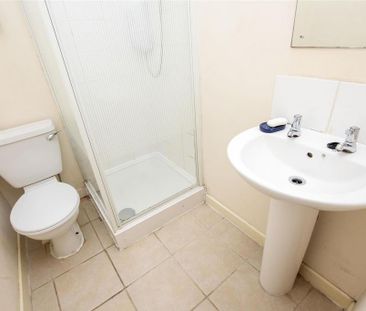 6 bedroom house to rent - Photo 1