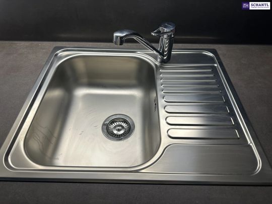 Tolle Erstbezugswohnung mit großem Balkon, hochwertiger Tischlerküche und Tiefgaragenplatz – Koffer auspacken und das Leben genießen! - Photo 1