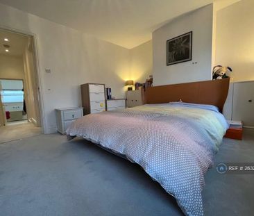 4 bedroom terraced house to rent - Photo 3