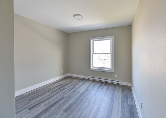 Orillia: 1 Bedroom Basement Apartment, Parkview Ave. - Photo 1