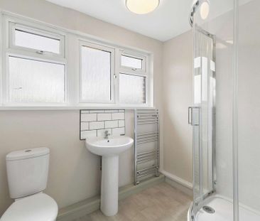 Fully refurbished, village location, semi-detached house offering t... - Photo 2