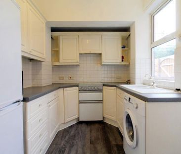 3 bedroom terraced house to rent - Photo 4