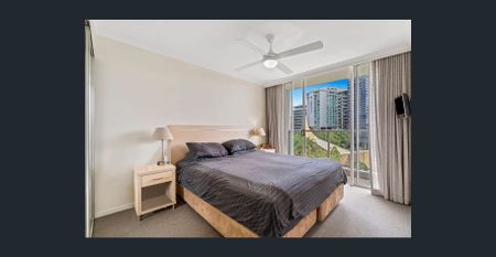 Stylish Inner-City Living with Unbeatable Convenience - Photo 5