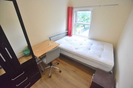 6 bedroom terraced house to rent - Photo 5