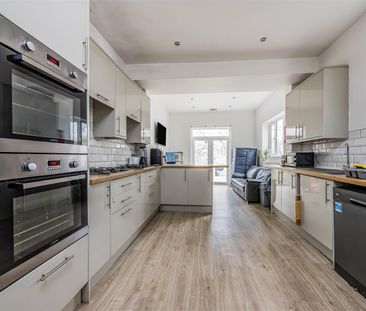 Room For Rent 59 Waverley Road, Southsea - Photo 2