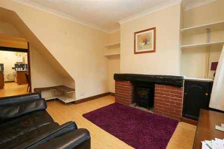 2 bedroom terraced house to rent - Photo 2