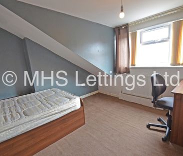 4 Bedroom Mid Terraced House for rent in Harold Road - Photo 4
