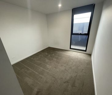 Stylish Apartment for Rental in the Heart of Carnegie - Photo 6