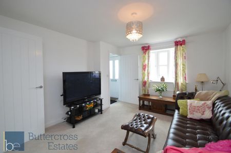 3 bedroom semi-detached house to rent - Photo 2