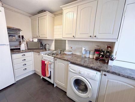 2 bedroom apartment to rent - Photo 3