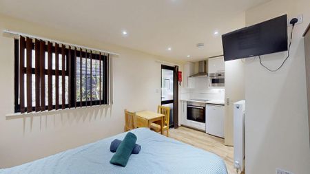 Studio to rent - Photo 2