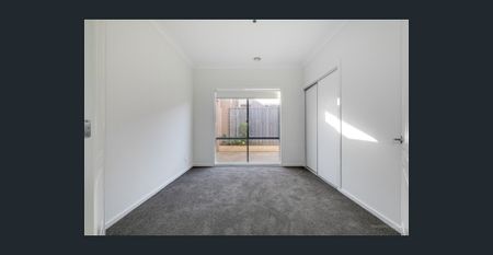 BEAUTIFUL FOUR BEDROOM HOME - Photo 2