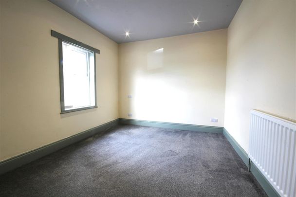 2 Bedroom Flat / Apartment to let - Photo 1