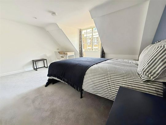 1 bedroom in a house share to rent - Photo 1