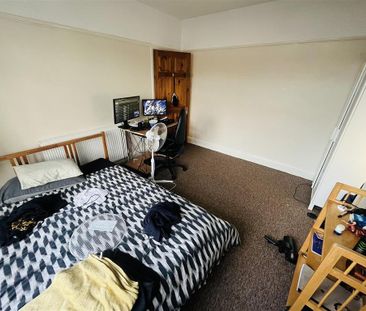 4 bedroom terraced house to rent - Photo 2