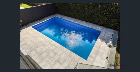 Spacious Dual-Level Family Home with Pool and Solar – Kallangur - Photo 5