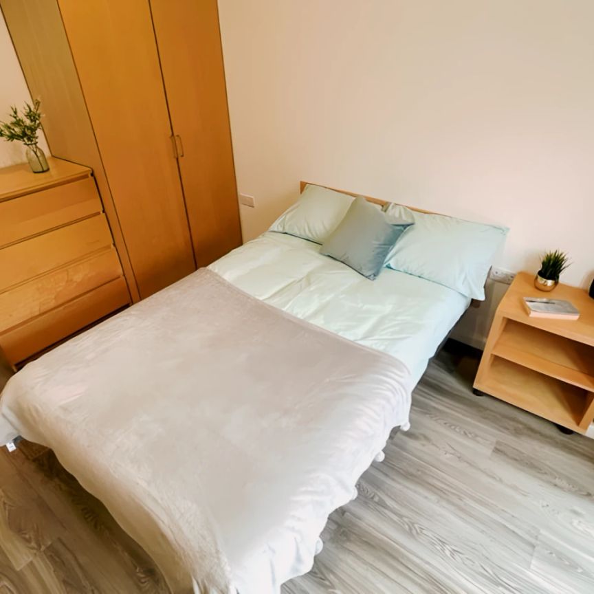 Two bed apartment (shared) - Photo 1