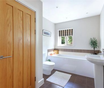 6 bedroom detached house to rent - Photo 2