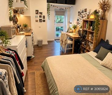 Studio to rent - Photo 2