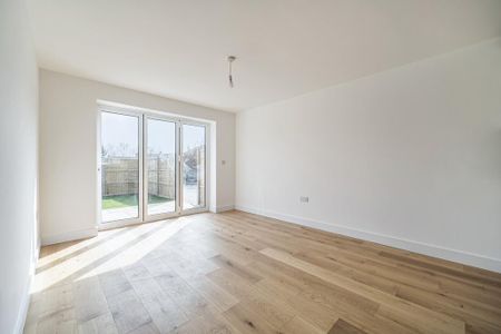 3 bedroom detached house to rent - Photo 2