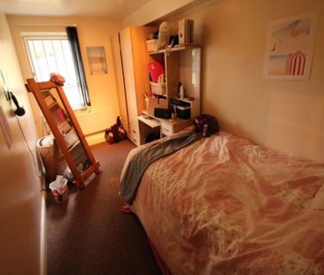 Room in a Shared House, Victoria Street, LS3 - Photo 2