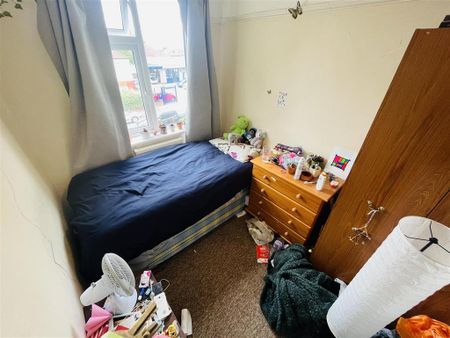 4 bedroom terraced house to rent - Photo 3